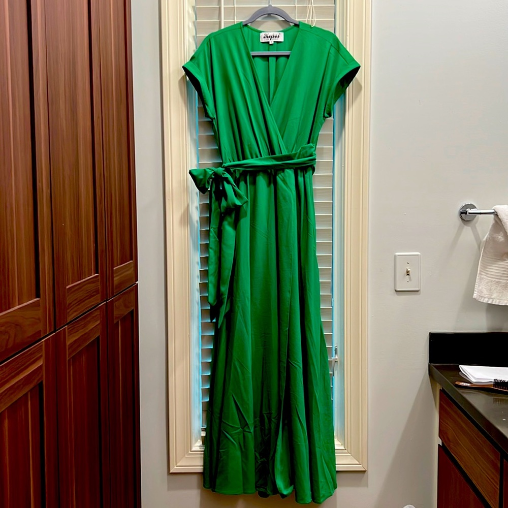 Meghan LA - Brand New Jasmine Dress - Size Medium